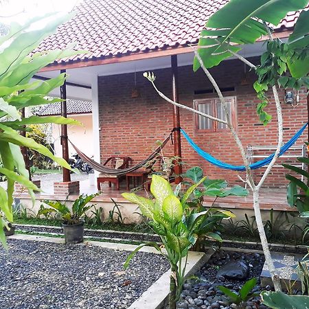 Ragha Homestay Batukaras Buitenkant foto