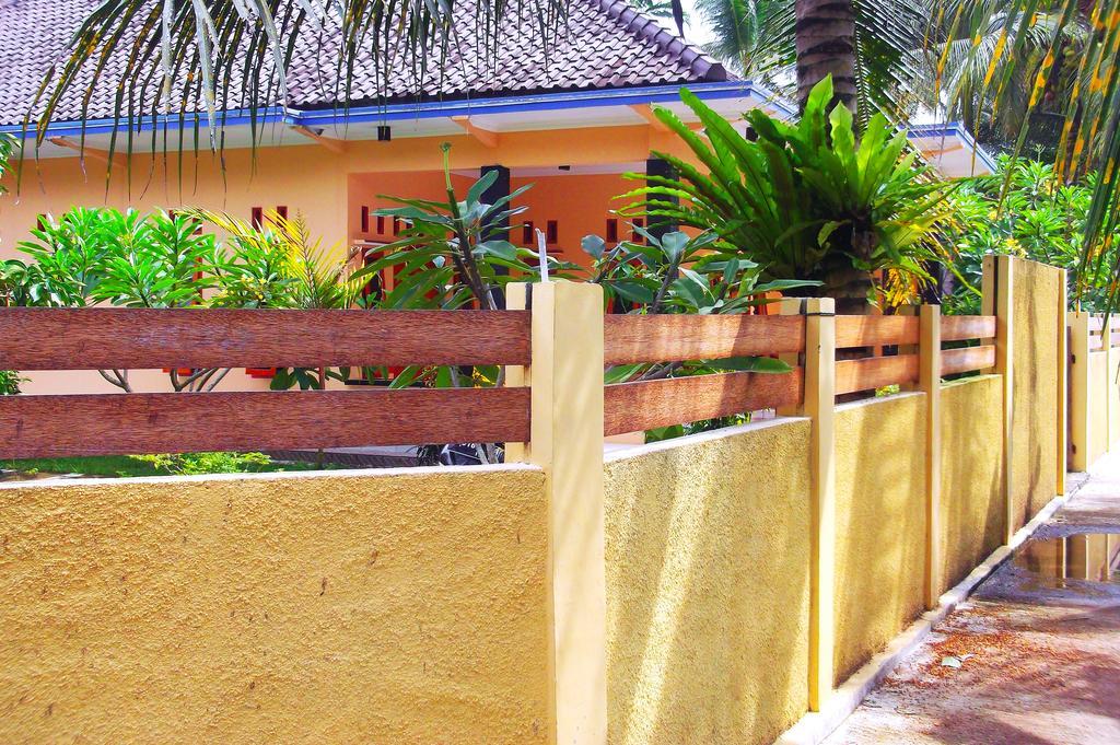 Ragha Homestay Batukaras Buitenkant foto